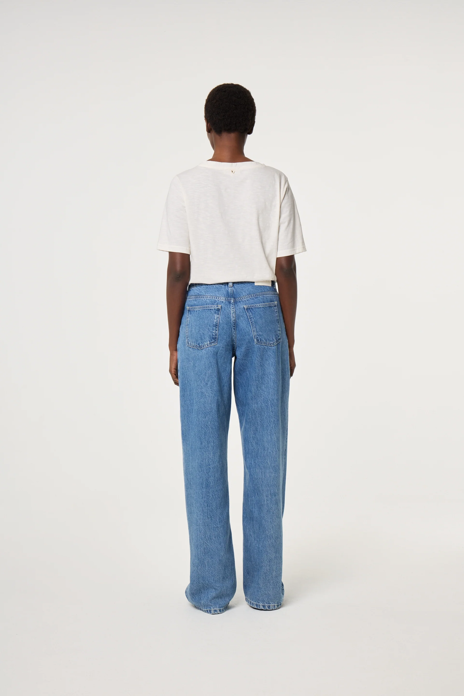 Phil V-Neck T-shirt | Cosy White/Red - Image 3